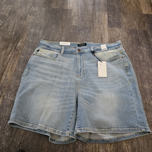 Judy Blue SuperStar High Rise 90s Seamed Denim Shorts (S-3X)
